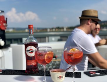 Heißes Design, coole Drinks: Chillen und genießen auf Stuttgarts Rooftop-Bar Wolfram Bar & Terrace des Jaz Stuttgart