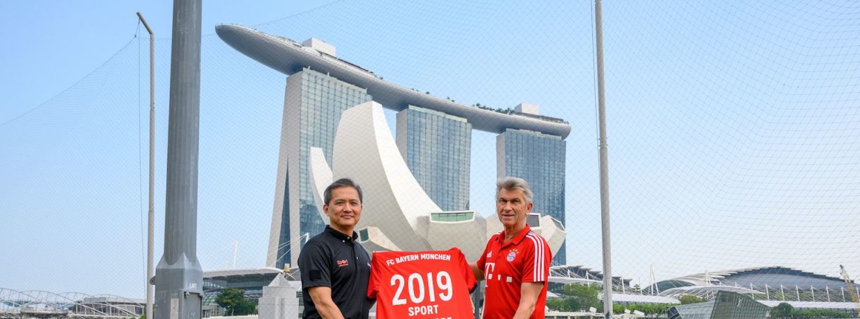 Der FC Bayern und SportSG vereinbaren  Partnerschaft in Singapur