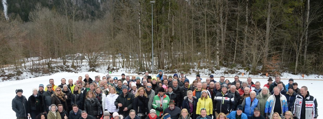 „Toni Holnburger Eisstock Turnier“: Legendäres Eisstockschießen des Club Tegernsee