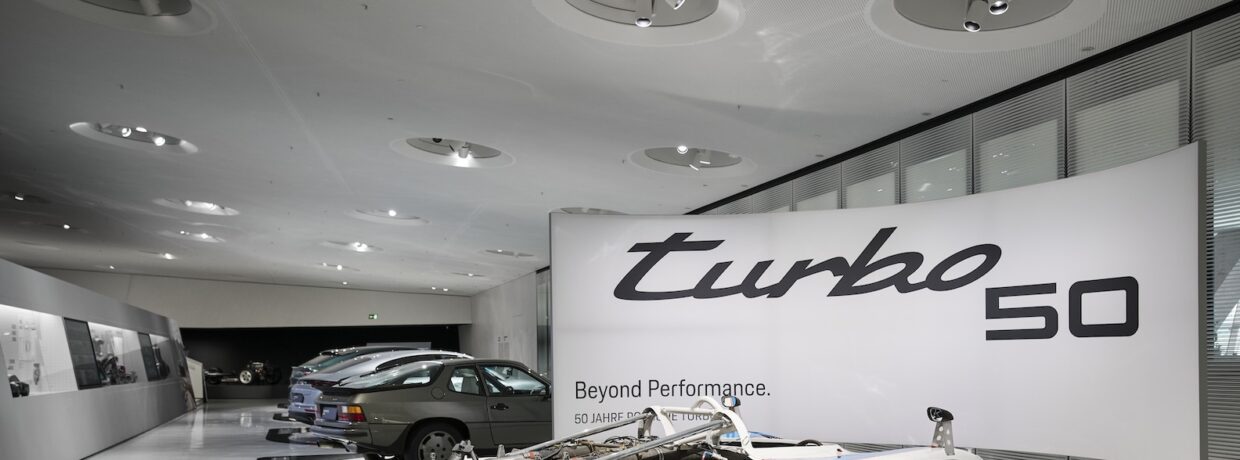 Neue Sonderausstellung zu „Beyond Performance. 50 Jahre Porsche Turbo“