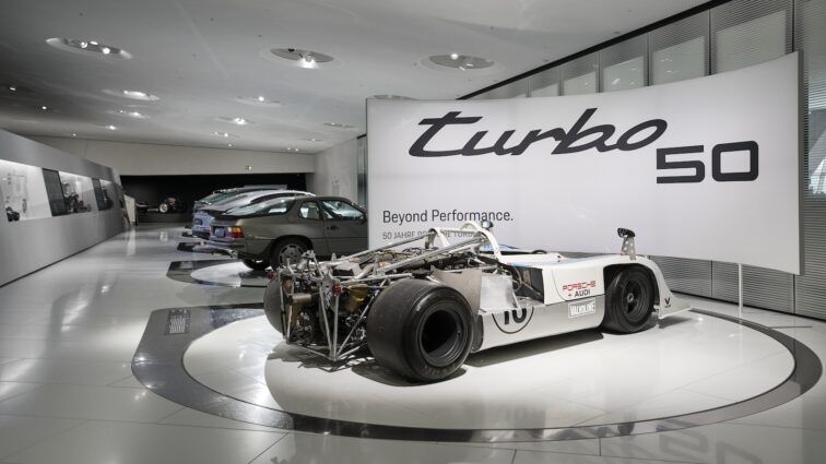 Neue Sonderausstellung zu „Beyond Performance. 50 Jahre Porsche Turbo“